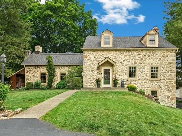 4925 Mill Rd, Emmaus, PA 18049