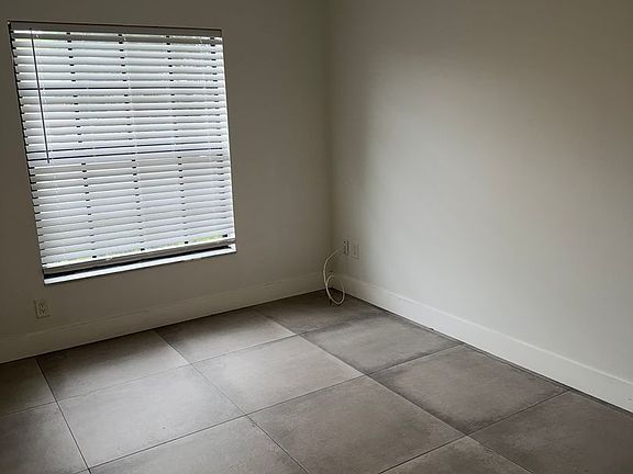 4th image of 4900 Dover Cir Unit 4908