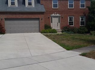 805 Springwater Cir, Lexington, KY 40515