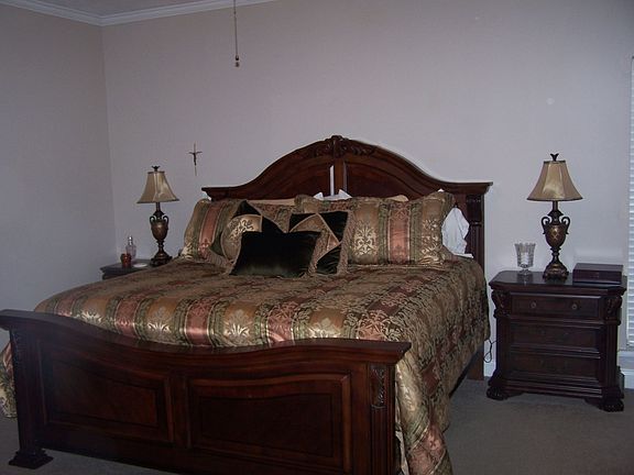 4th image of 3034 Englewood Dr