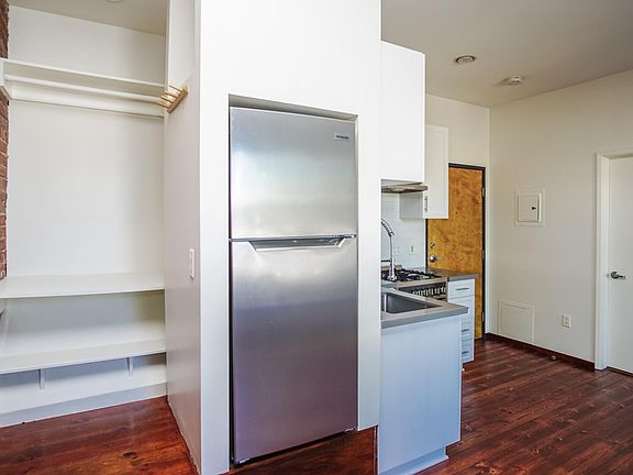 3rd image of 5908 N Figueroa St #1