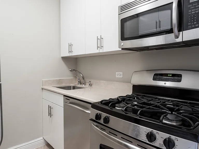 30 W 63rd St #30G — Photo 2
