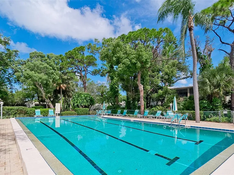 401 Palm Tree Dr — Photo 52