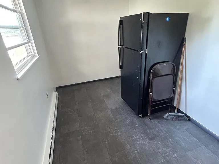 418 Pear St #2 — Photo 8
