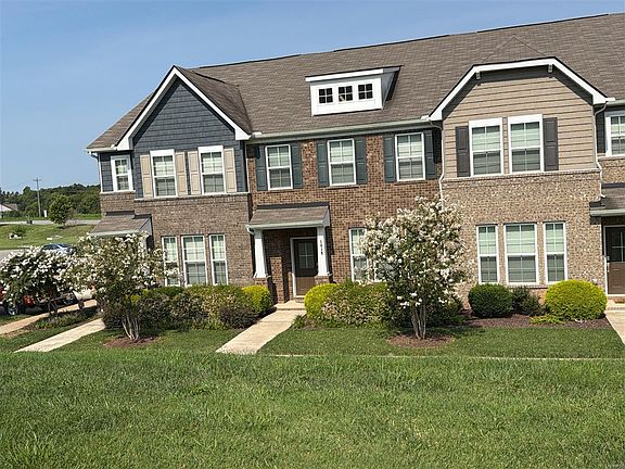 2nd image of 1015 Henley Ln