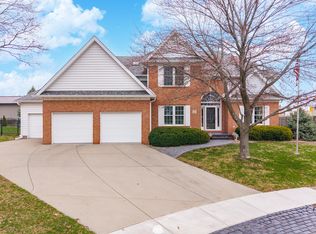 3 Jill Ct, Bloomington, IL 61701