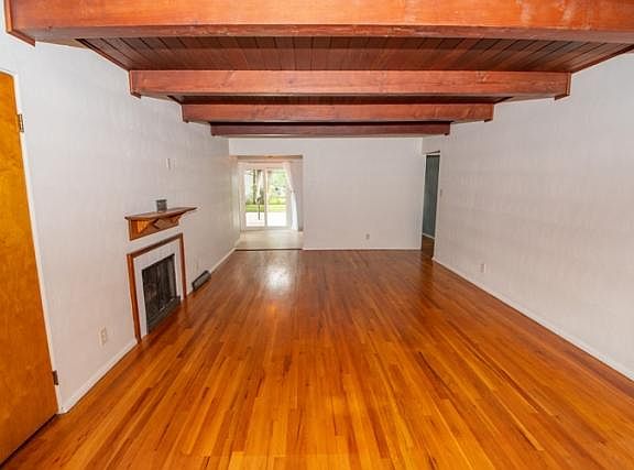 2nd image of 2617 Anzio Ave