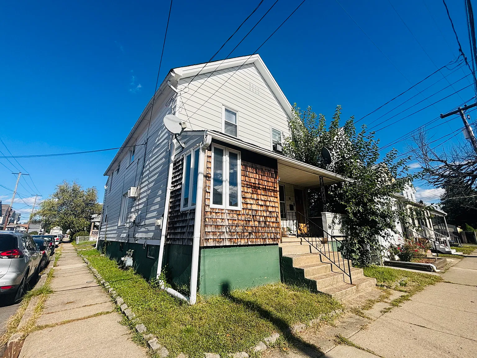 3 bed, 900 sqft, $1,100 — Photo 1