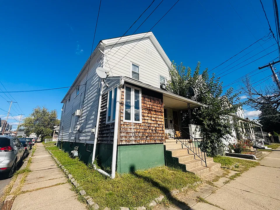 82 Oxford St