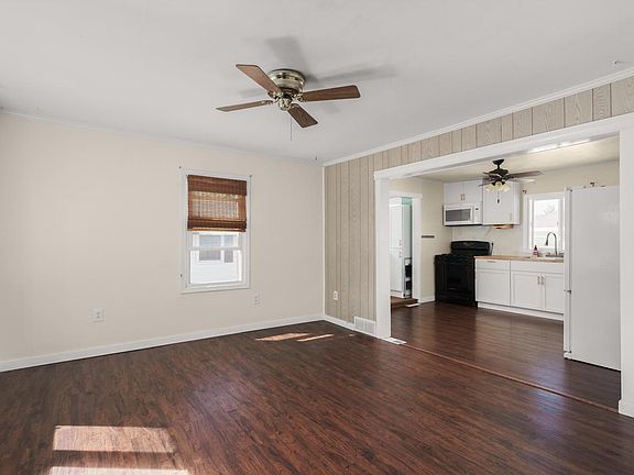 5th image of 528 Humboldt STREET