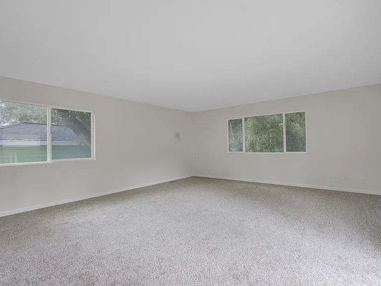 1290 Estudillo Ave — Photo 19