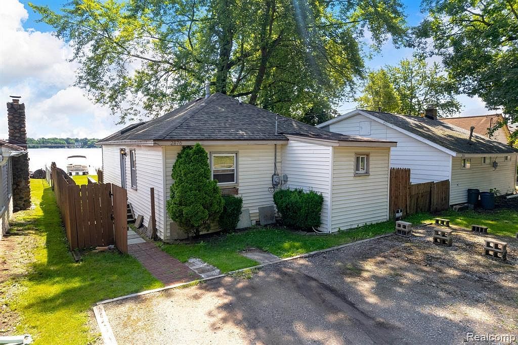 2876 N Duck Lake Rd, Highland, MI 48356 MLS 20230055428 Zillow