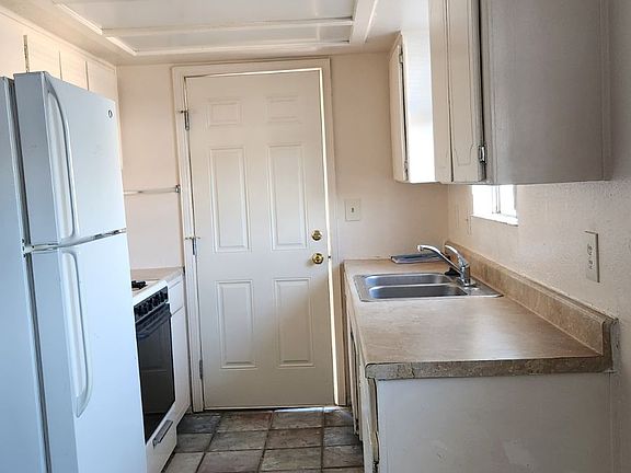 4th image of 3821 Olympic Ave