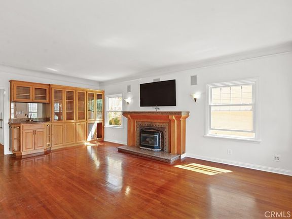 4th image of 1131 E 2nd St