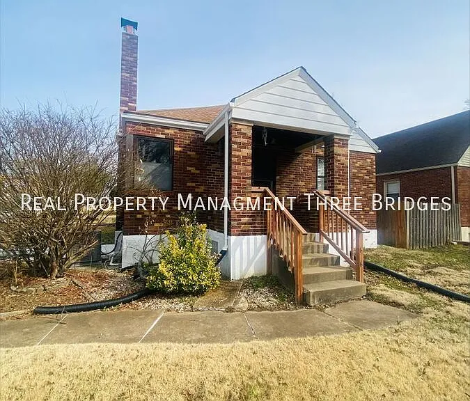 3636 Eminence Blvd — Photo 1