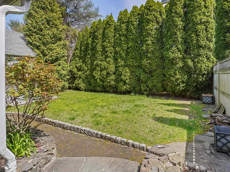 168 Rowayton Ave #A — Photo 25