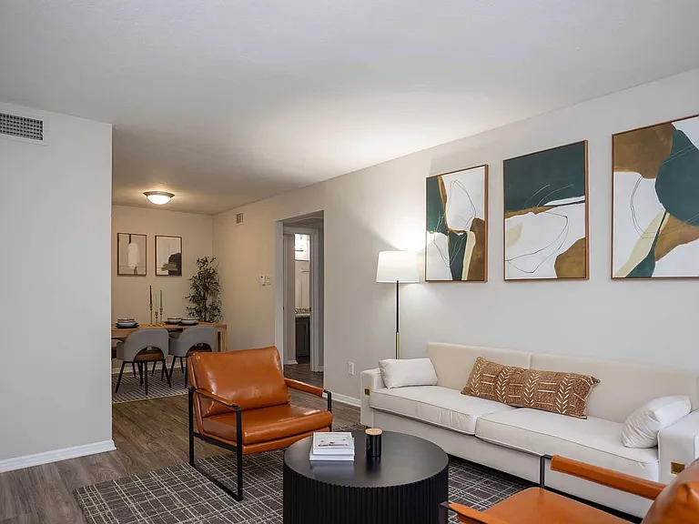 Wildwood Apartments — Photo 7