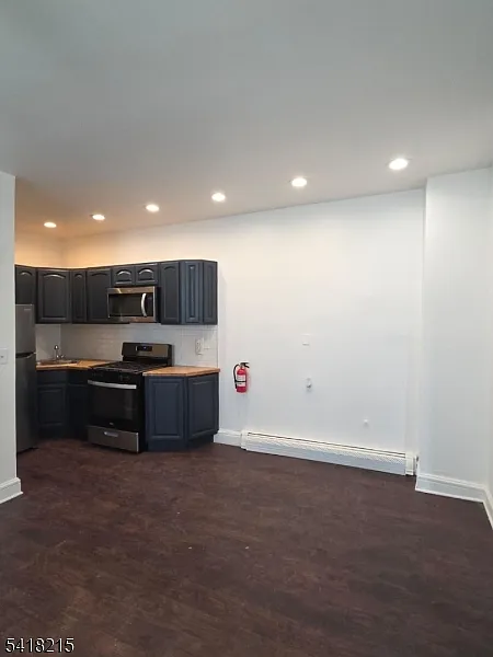 3 bed, 1.0 bath, $2,800 — Photo 4