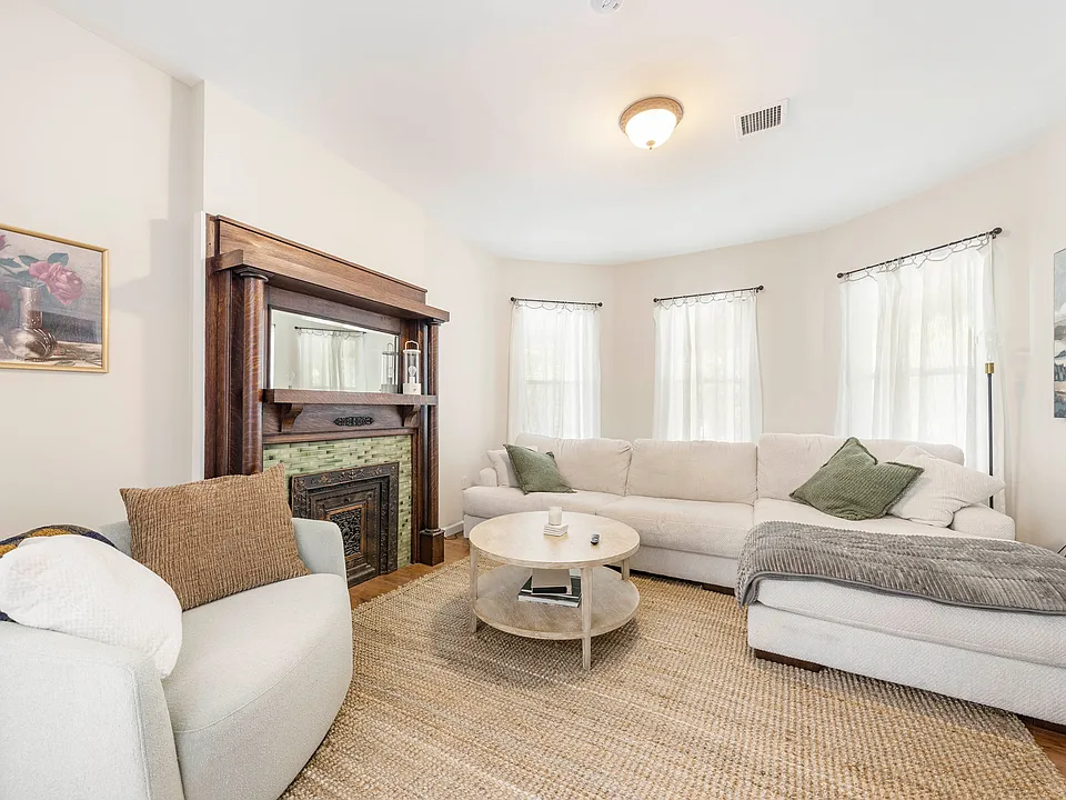 354 Lincoln Ave E #1