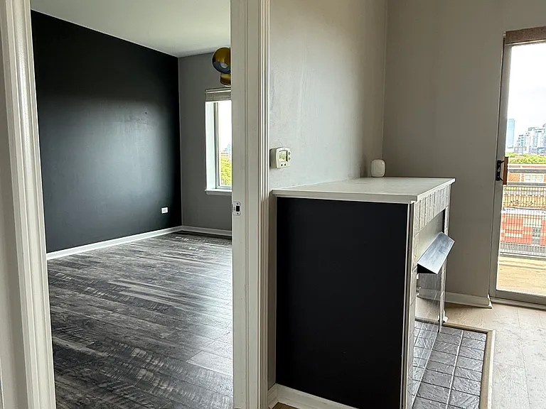 100 N Hermitage Ave #515 — Photo 3
