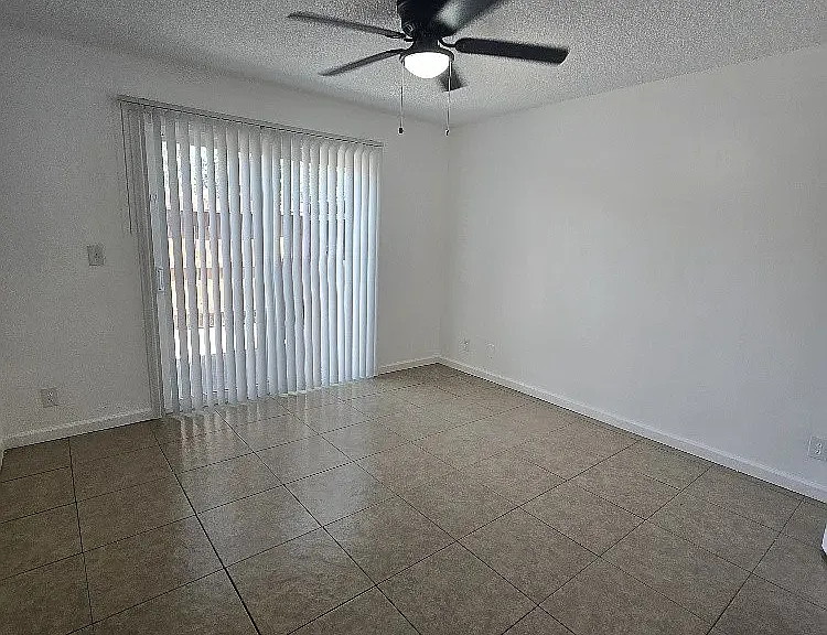 771 Spruce Ave #K & E — Photo 9
