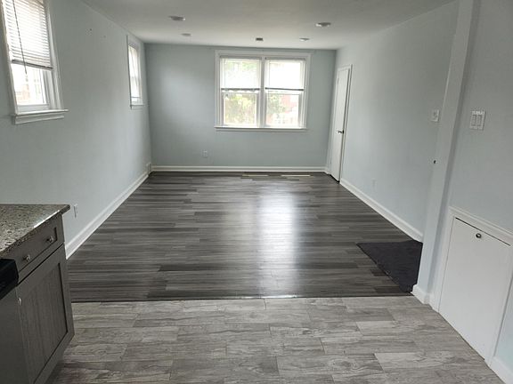 4th image of 4025 Sheffield Ave Floor 2