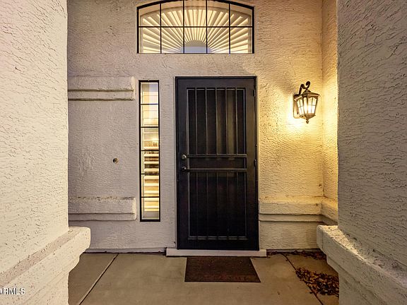 4th image of 3201 S HORIZON Place