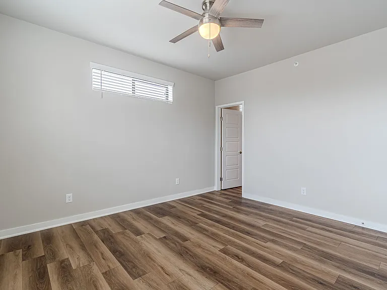 711 S Frio St #1301 — Photo 7