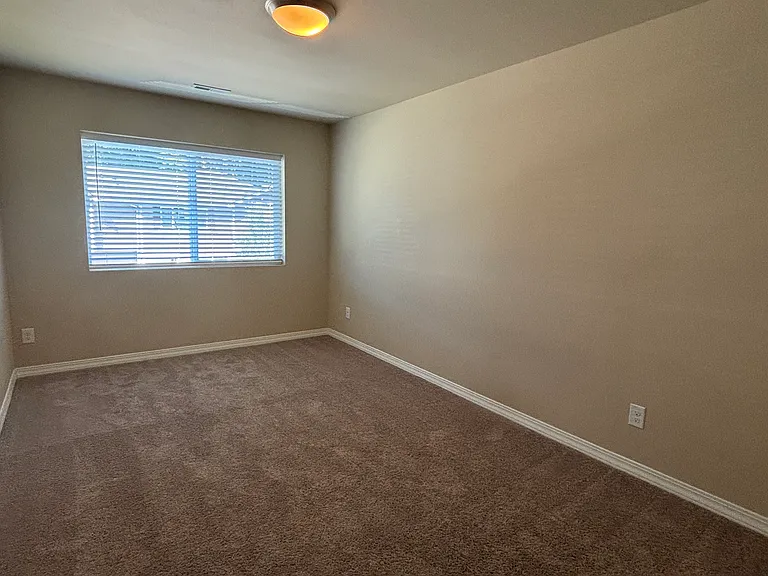 3676 SE Chesterton Dr — Photo 15