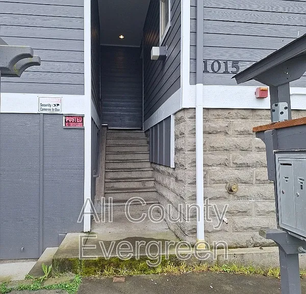 1015 9th St #C — Photo 2