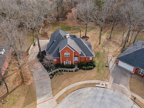 2nd image of 3021 E Summershade Dr