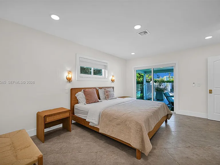 1001 NW 4th Ct — Photo 25