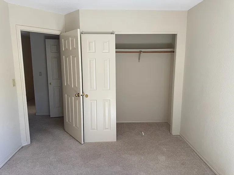 2921 Garden Creek Cir — Photo 10