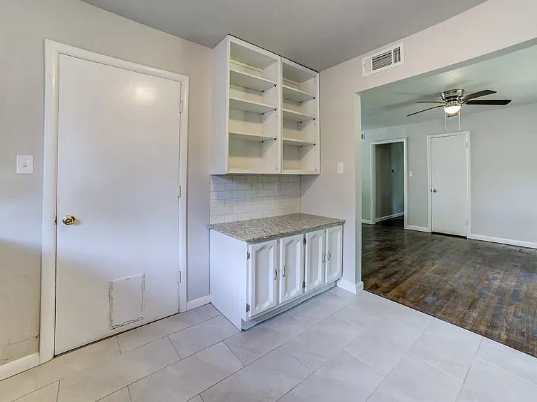 1618 S Ash Pl — Photo 13