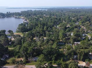 21453 Oak Bluff Dr, Chandler, TX 75758