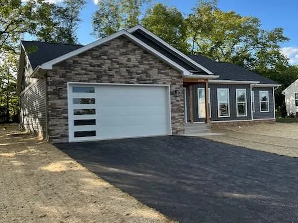 10199 Jasper Dr, Greencastle, PA 17225