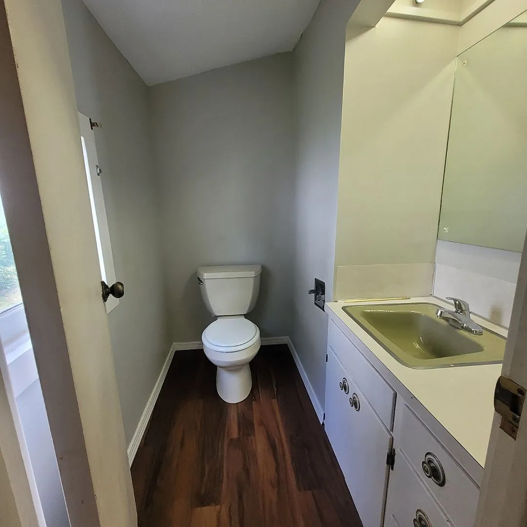 $1450 - 3 bed 2 bath - Single Family Home — Photo 3