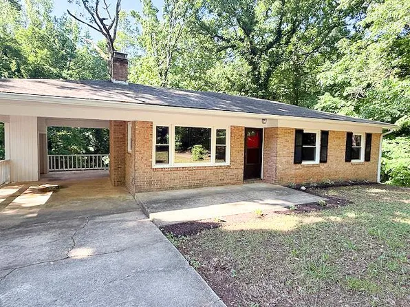 4 Valley St, Clarksville, VA 23927