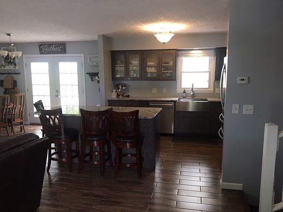 4th image of 260 Belmont Dr