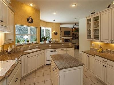 5th image of 405 Harley Ct