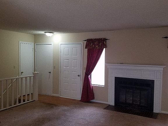 3rd image of 1504-1506 N Evergreen Ln #1504