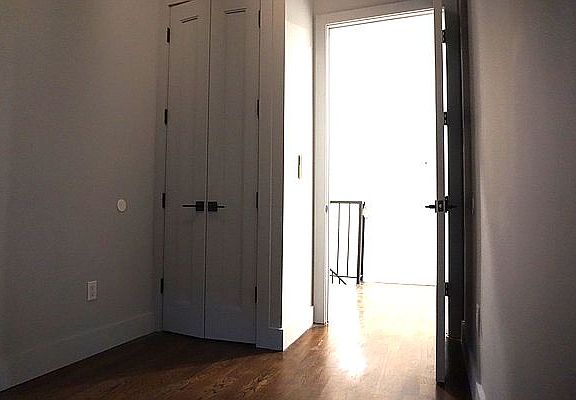4th image of 313 Wilson Ave #1