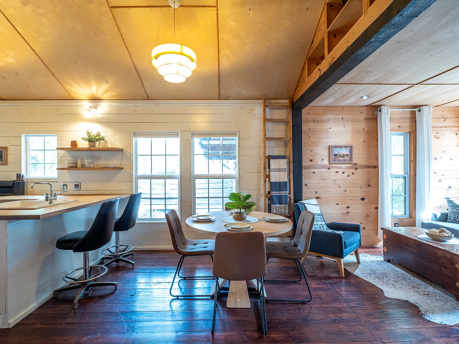 2 bed, 744 sqft, $3,100 — Photo 4