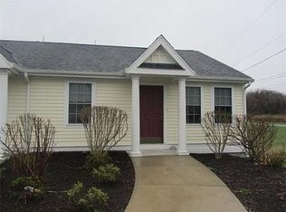 1070 Crandall Rd APT 4, Tiverton, RI 02878