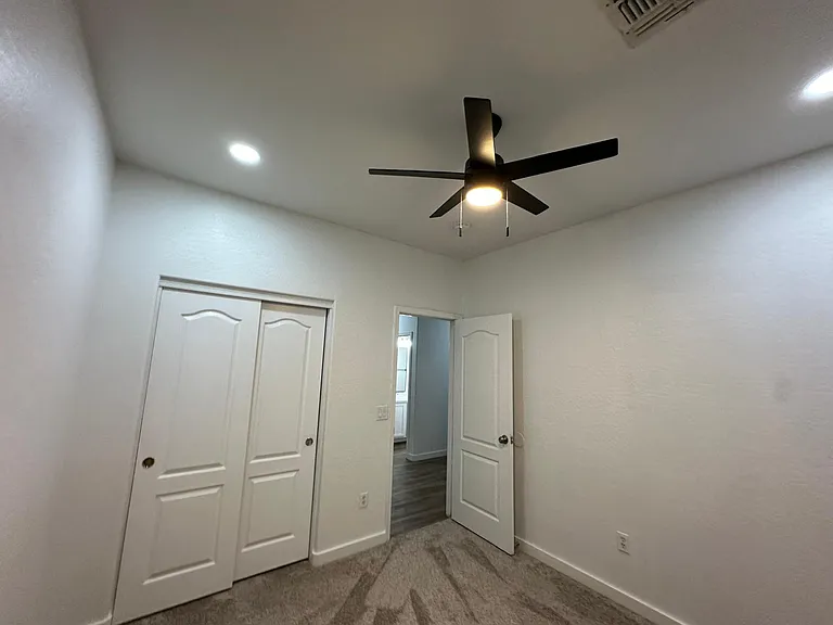15238 W Custer Ln — Photo 16
