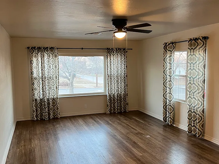 1903 W Noble Ave — Photo 3