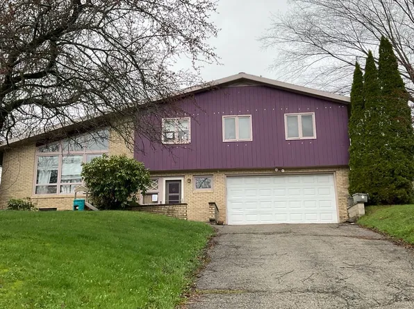 324 E Judy Lynn Dr, Farrell, PA 16121