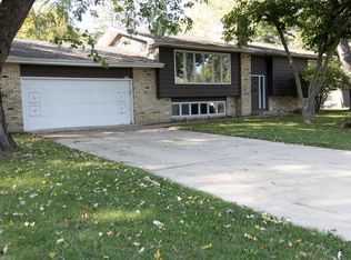 4961 Borchers Beach Rd, Waunakee, WI 53597