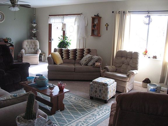 2nd image of 127 Daffodil Dr