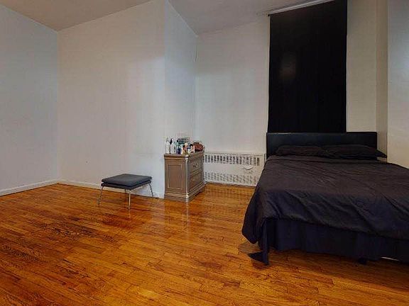 4th image of 839 2nd Ave #2R
